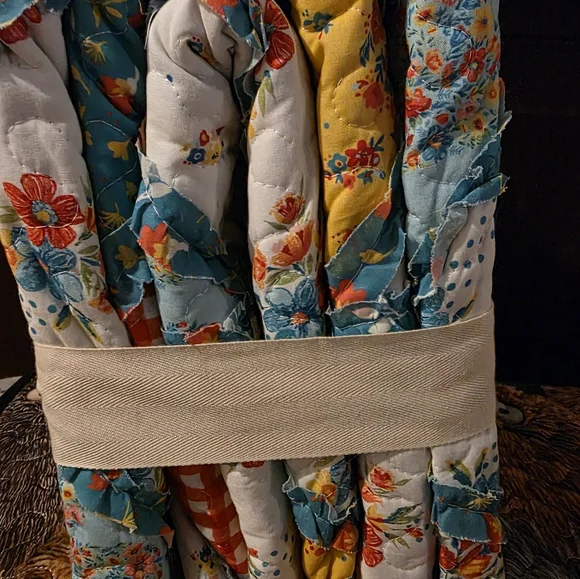 Vibrant Floral Quilt - King Size - Teal and Cream, By the Pioneer Woman - Picture 3 of 6